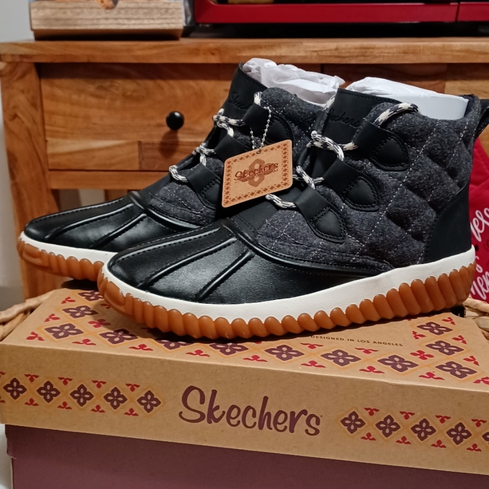 Skechers